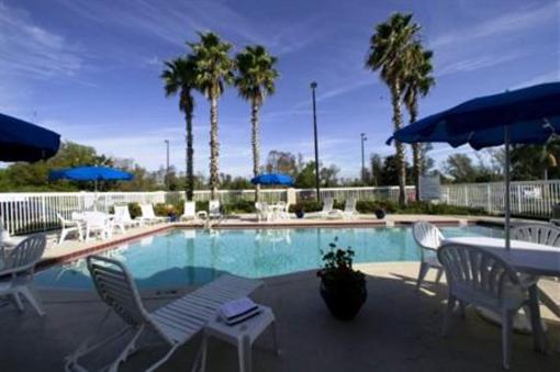 фото отеля Holiday Inn Express Orlando Airport