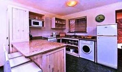 фото отеля Arch Rock Seaside Accommodation