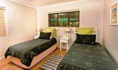 фото отеля Arch Rock Seaside Accommodation
