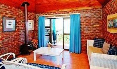 фото отеля Arch Rock Seaside Accommodation