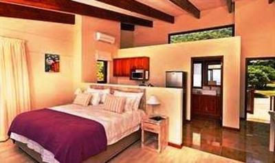 фото отеля Arch Rock Seaside Accommodation