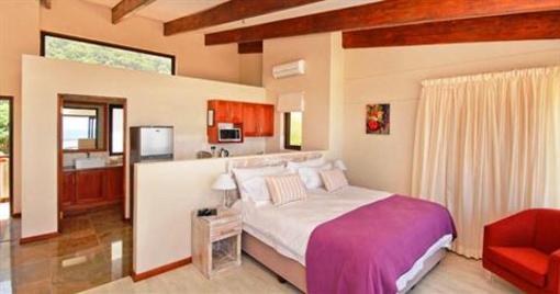 фото отеля Arch Rock Seaside Accommodation