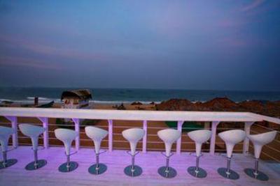 фото отеля The Park on Holiday Beach Goa