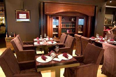 фото отеля Phoenicia Grand Hotel