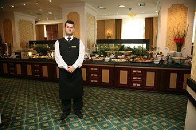 фото отеля Phoenicia Grand Hotel