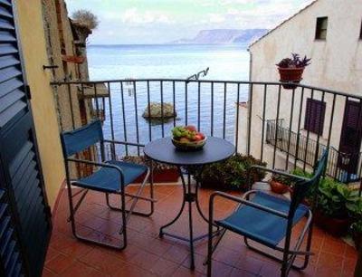 фото отеля Le Piccole Grotte Bed & Breakfast Scilla