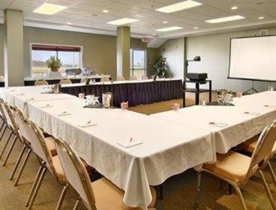 фото отеля Ramada Inn & Suites Clairmont Grande Prairie