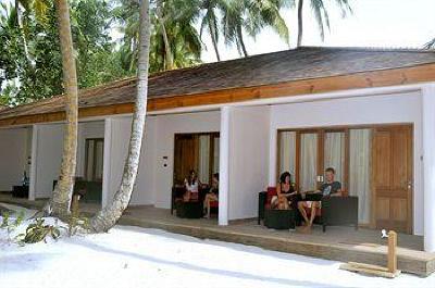 фото отеля Vilamendhoo Island Resort
