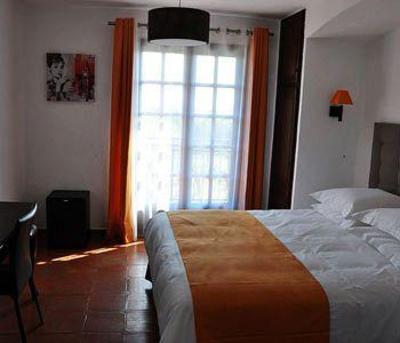 фото отеля Hotel De La Vierge Noire Sainte-Maxime