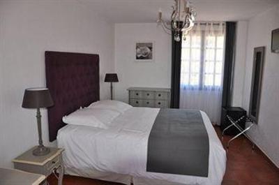 фото отеля Hotel De La Vierge Noire Sainte-Maxime