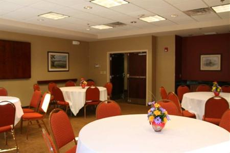 фото отеля Hampton Inn & Suites Plymouth