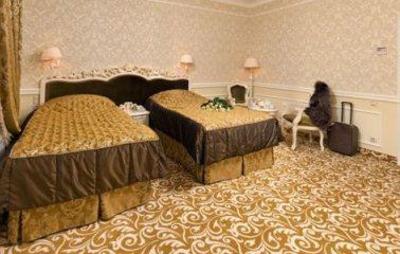 фото отеля Royal City Grand Hotel