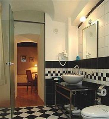 фото отеля Hotel The Golden Wheel (U Zlateho Kola)