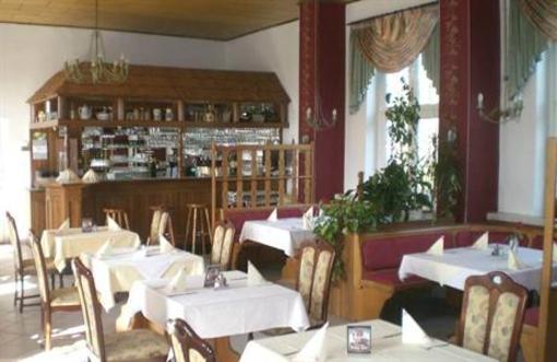 фото отеля Hotel & Restaurant Zur Alten Schule Zauchwitz