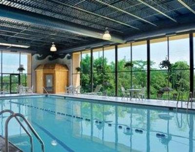 фото отеля Ramada Plaza Cleveland East