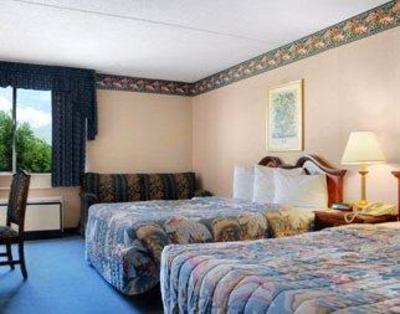 фото отеля Ramada Plaza Cleveland East