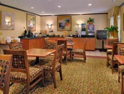 фото отеля Baymont Inn and Suites Stevensville