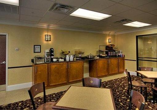 фото отеля Comfort Inn Airport Saint Rose