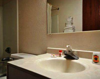 фото отеля Super 8 Mundelein Libertyville