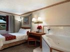 фото отеля Super 8 Mundelein Libertyville