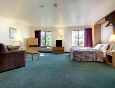 фото отеля Super 8 Shawano