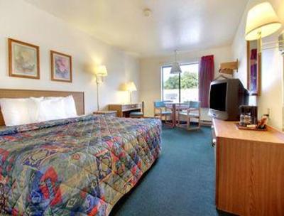 фото отеля Super 8 Shawano