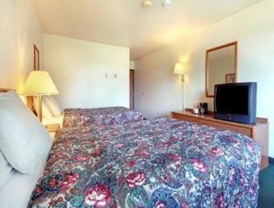 фото отеля Super 8 Shawano