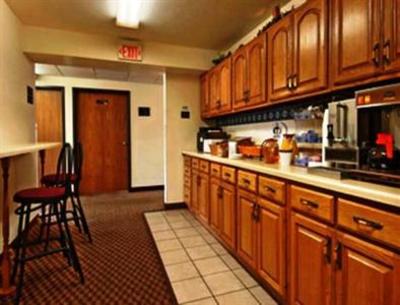 фото отеля Super 8 Shawano