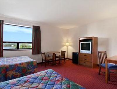 фото отеля Days Inn Newburgh West Point Stewart International Airport