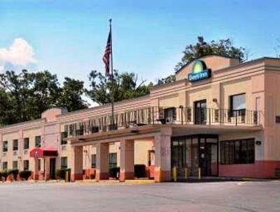 фото отеля Days Inn Newburgh West Point Stewart International Airport