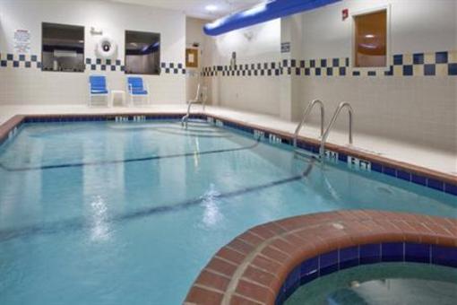 фото отеля Holiday Inn Express Clanton
