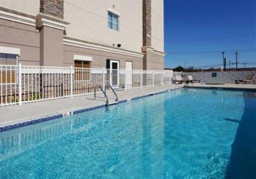 фото отеля Holiday Inn Express Hotel & Suites Cookeville