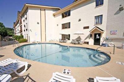 фото отеля Days Inn Biltmore East