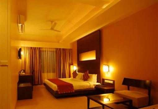 фото отеля Sadanand Regency