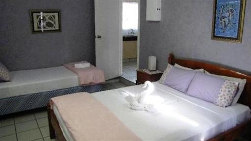 фото отеля Bush Village Budget Cabins