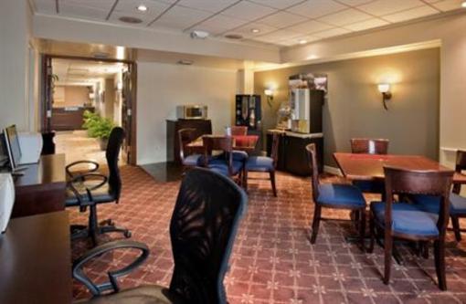 фото отеля Holiday Inn St. Louis-Airport