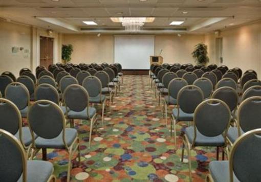 фото отеля Holiday Inn St. Louis-Airport