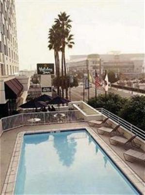 фото отеля Luxe City Center Hotel