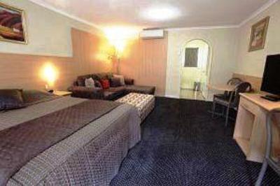 фото отеля Cattleman's Country Motor Inn