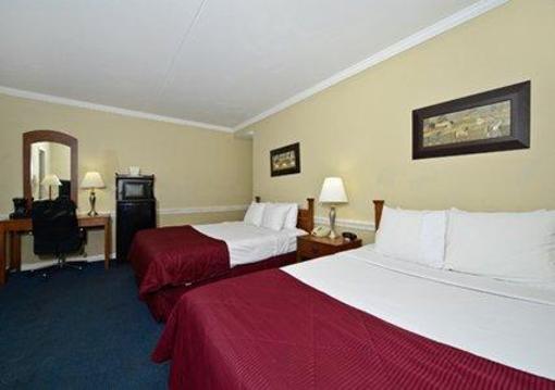 фото отеля Clarion Inn Historic Strasburg Inn