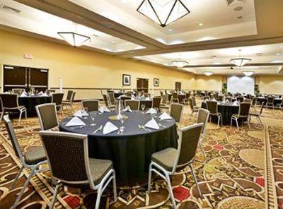 фото отеля Holiday Inn Hotel & Suites Denton University Area