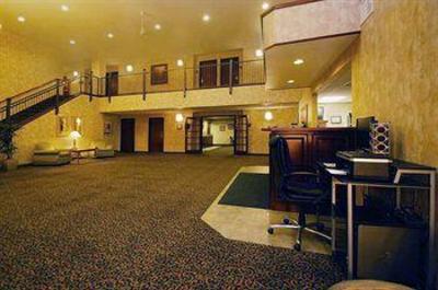 фото отеля Crossings Inn & Suites Becker