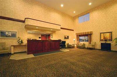 фото отеля Crossings Inn & Suites Becker