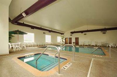 фото отеля Crossings Inn & Suites Becker