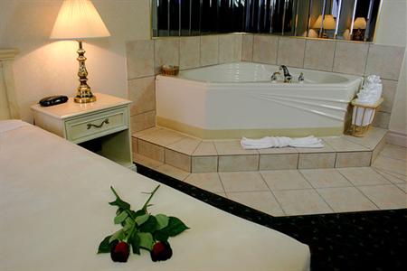фото отеля Holiday Inn Express Hamilton Canada