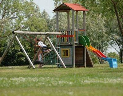 фото отеля Hoteldorf Seepark Weiden