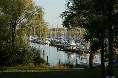 фото отеля Hoteldorf Seepark Weiden