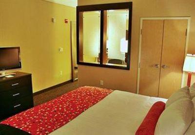 фото отеля Cambria Suites Pueblo