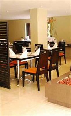 фото отеля Richmond Imperial Suites