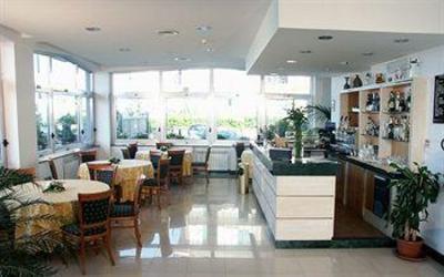 фото отеля Holidays Hotel Torre del Greco